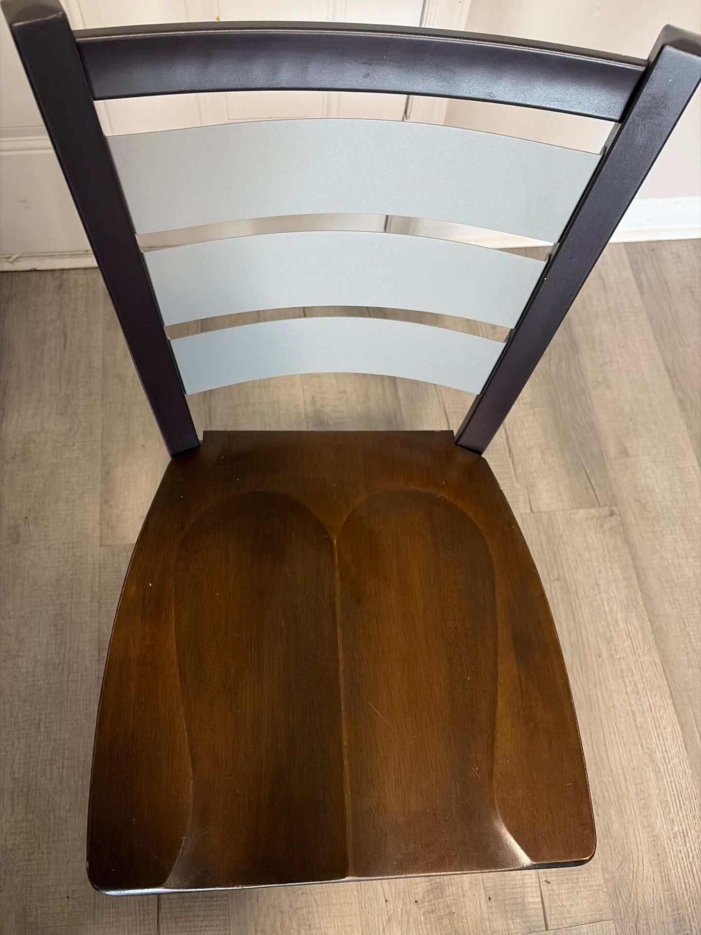 Dining room table