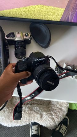 Canon - Rebel T100