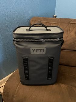 HIELERA YETI MOCHILA SEMINUEVA . COOLER YETI ALMOST NEW