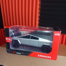 Tesla Cybertruck 1:24 Diecast Model Sound Light + Cyberquad ATV Silver