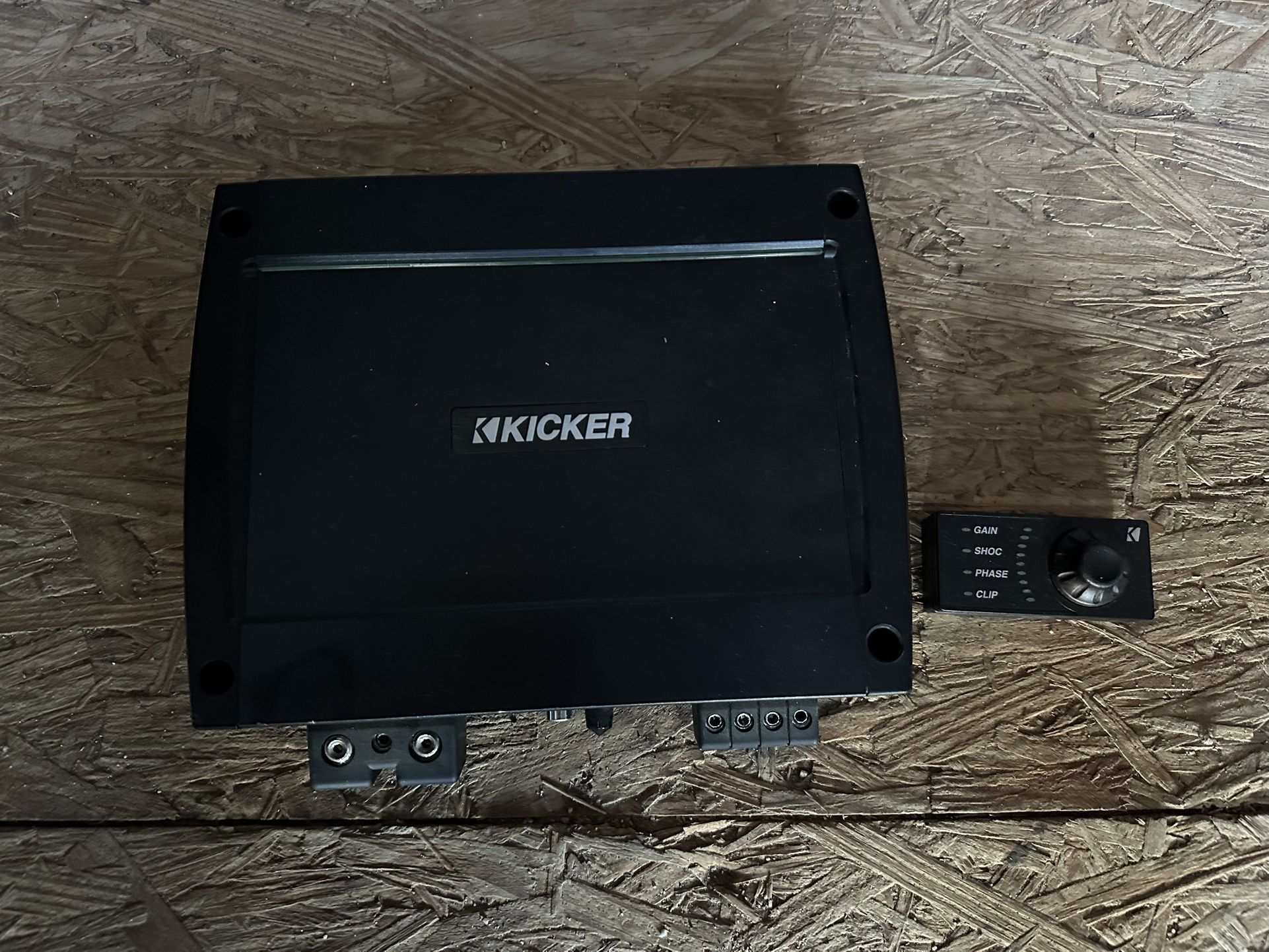 Kicker Marine Amplifier