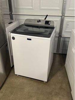 Washer machine Maytag everything works we deliver