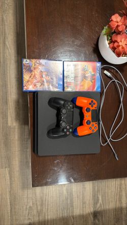 PS4 2 Controllers 2 Games