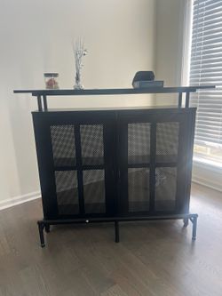 Black Bar
