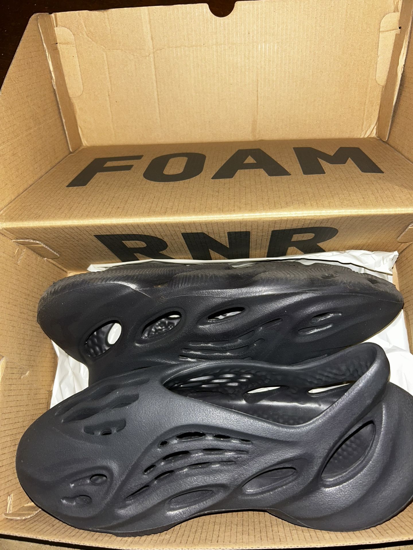 Adias Foam Runners