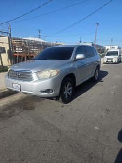 2008, Toyota Highlander hybrid.