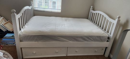 Full bed frame