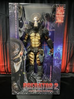 Predator City Hunter Light-Up 1:4 Scale Action Figure
