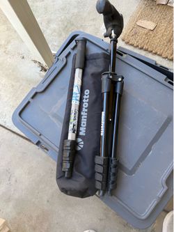 Used 1 manfrotto tripod & monopod both $5