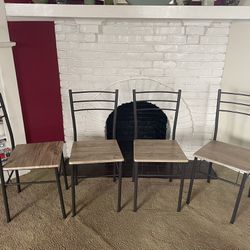4 Kitchen Chairs 