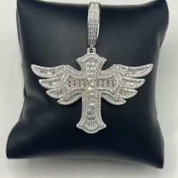 925 Sterling silver 7.50CT MOISSANITE Angel wing Cross Men’s pendant 