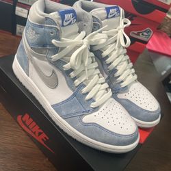 Air Jordan 1 Retro High OG ‘Hyper Royal’