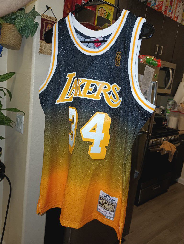 New Lakers Jersey Mens Size Large 