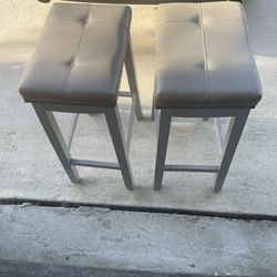 2 bar stool-grey