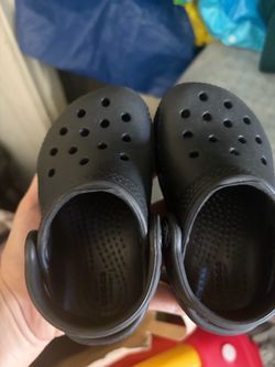 Black 6c crocs toddler