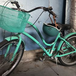 Cruiser Bike New With Helmet