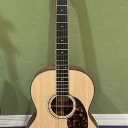 Larivee 000-40 Boutique Flat top Acoustic Parlor Sized 