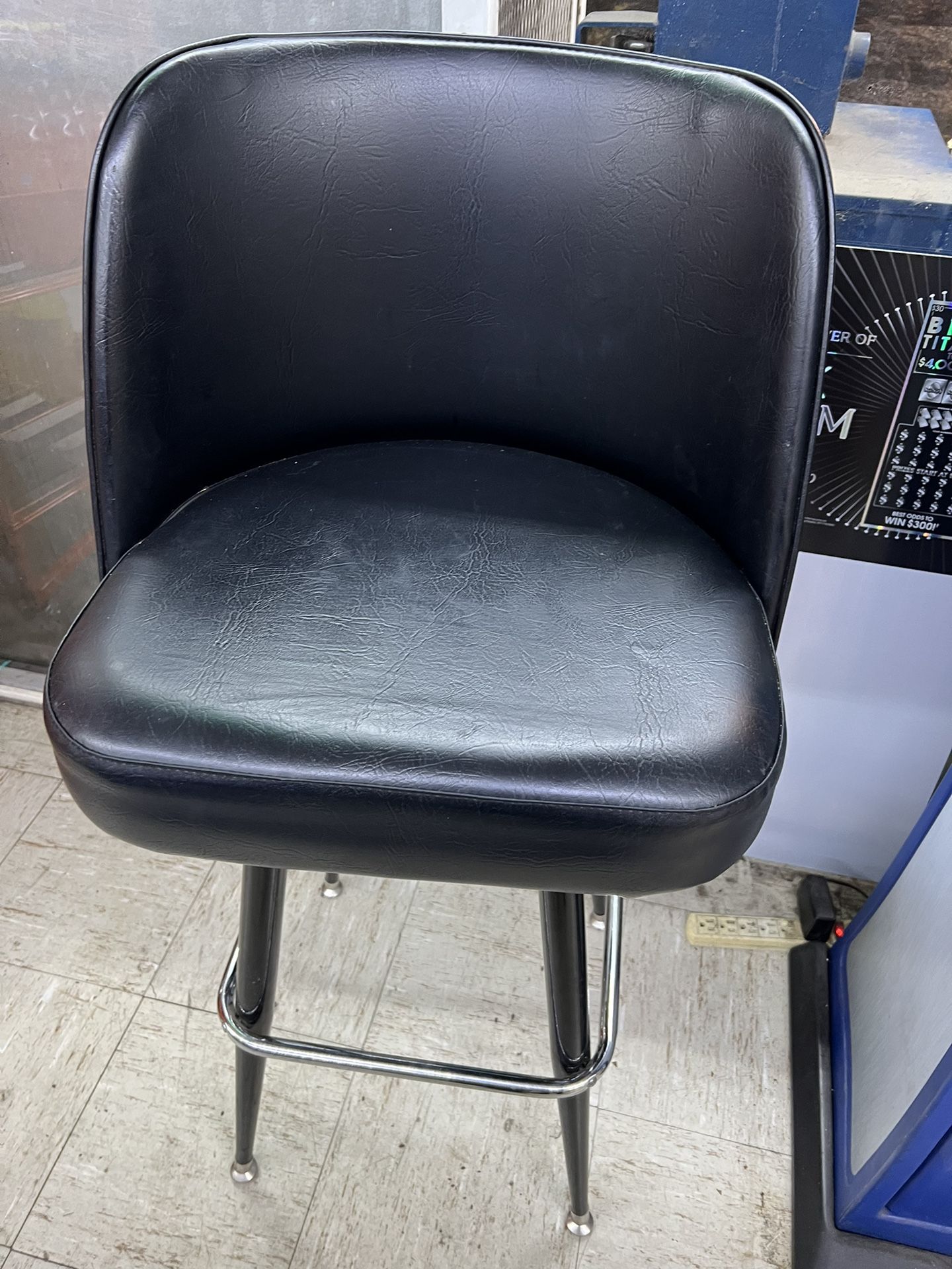 Swrill Chair