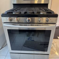5.8 cu. ft. Freestanding Gas Range in Stainless Steel