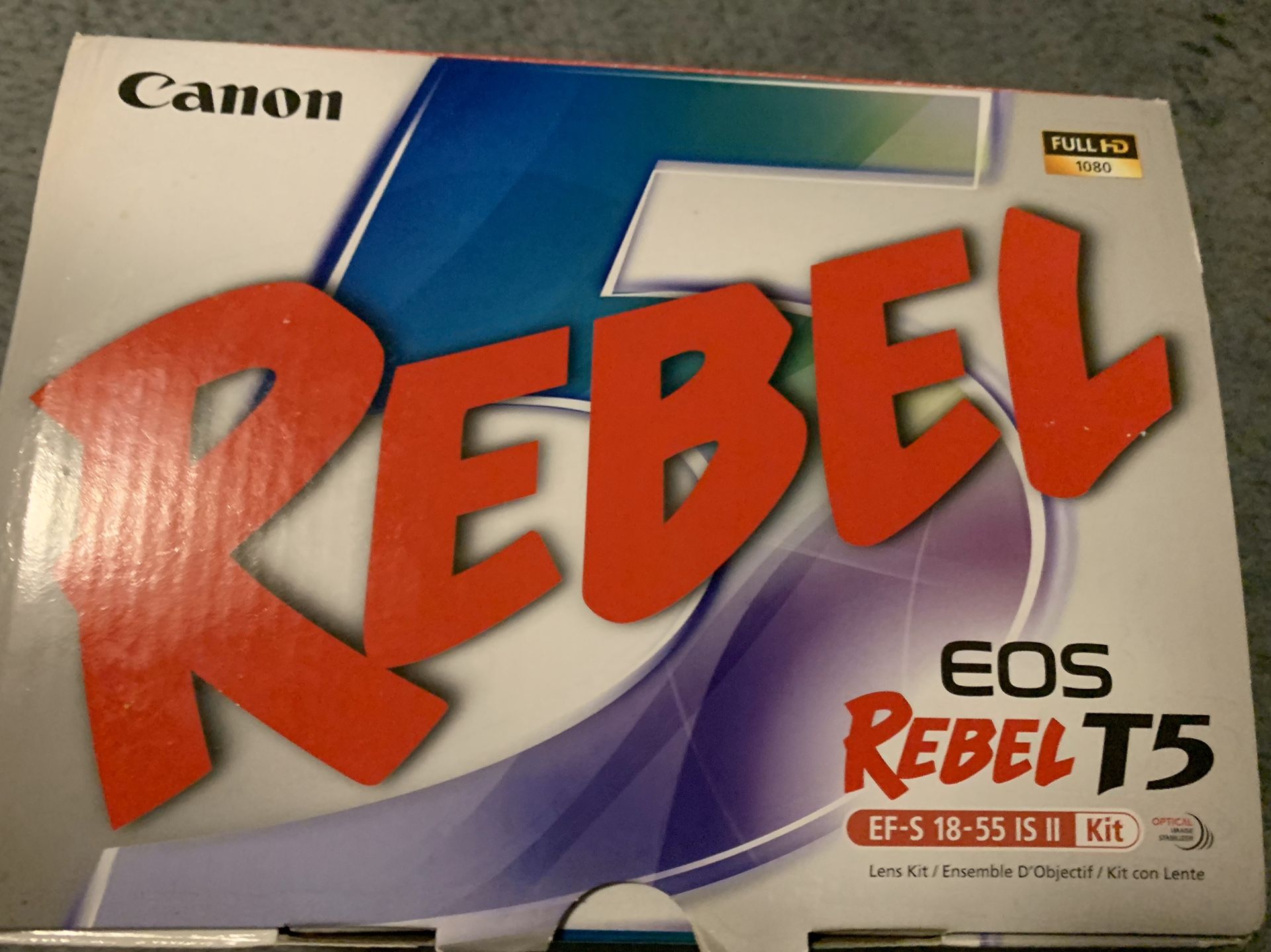 Canon Rebel T5 EOS Kit with Tripod