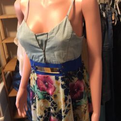 Dresses 👗 Like New 