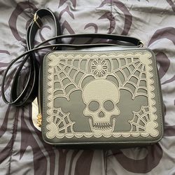 Backstitch Bruja Bag