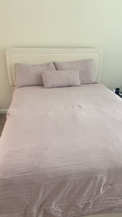 Bed queen frame