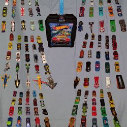Lot Of 150 Authentic Hot Wheels Cars W/Hot Wheels Rolling Case 
