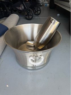 Frontgate beverage tub & pitcher