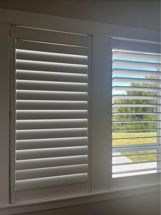(5) Plantation Shutter 70 X 34