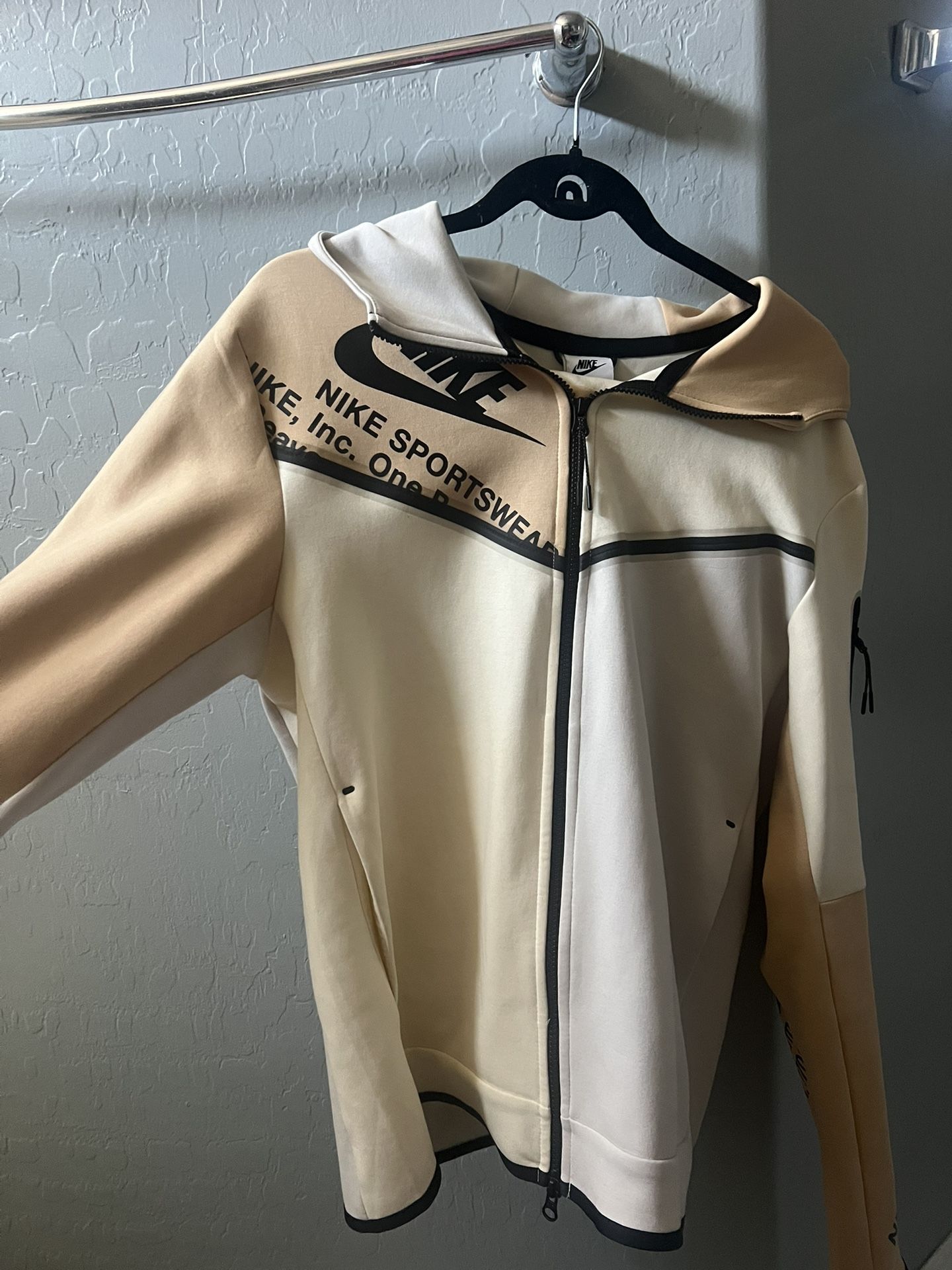 Nike Tech Set