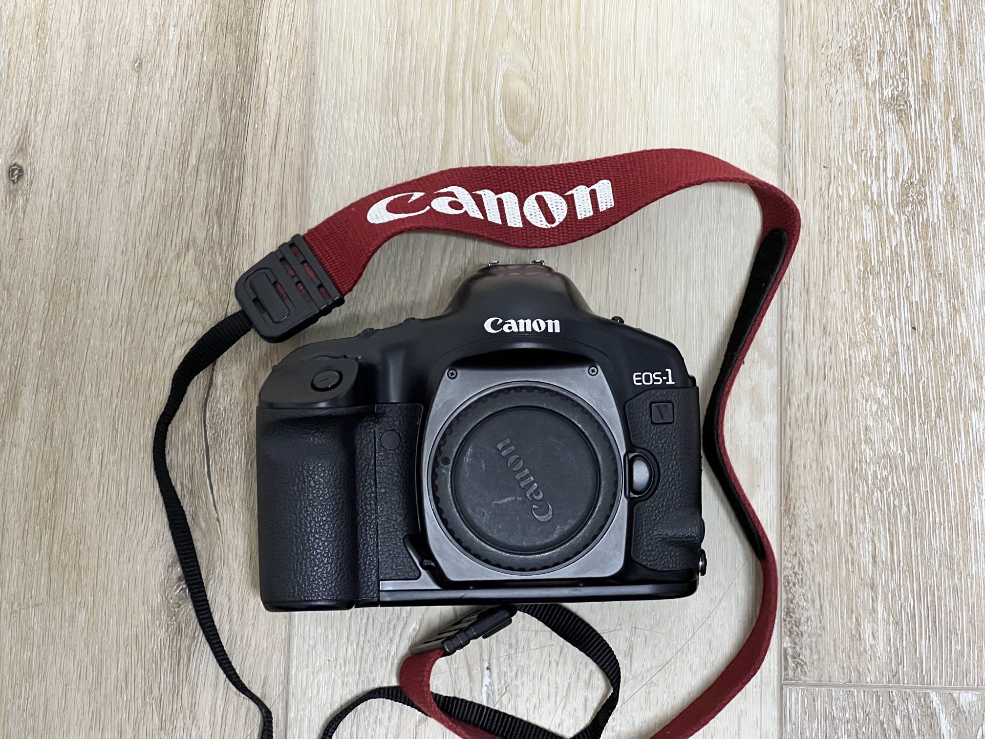 Canon EOS1V 35mm SLR Film Camera Body Only for Sale in Gig Harbor, WA OfferUp