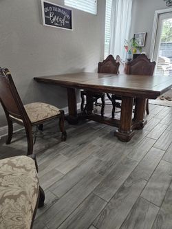 Ernest Hemingway Table And 8 Chairs