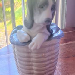 Lladro Dog In A Basket 