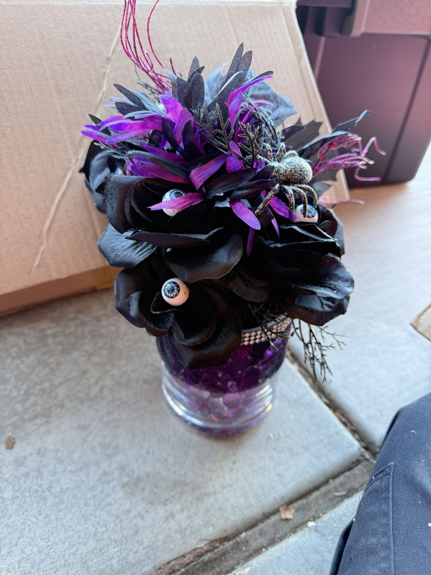 halloween decorations, center pieces, spooky, purple, blue
