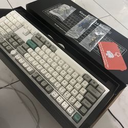 Keychron Q5 Max Wireless Custom Mechanical Keyboard, Full Aluminum 2.4 GHz Bluetooth QMK 96% Layout RGB with Hot-swappable Gateron Brown Switch Compat