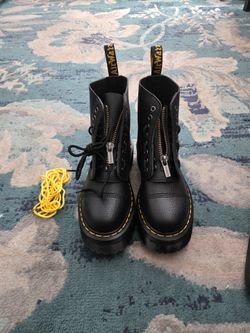 DOC MARTENS boots