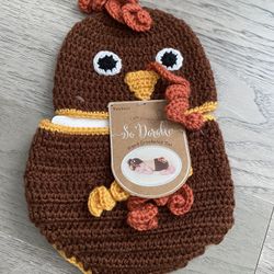 Hand Crocheted 🧶 Set 
