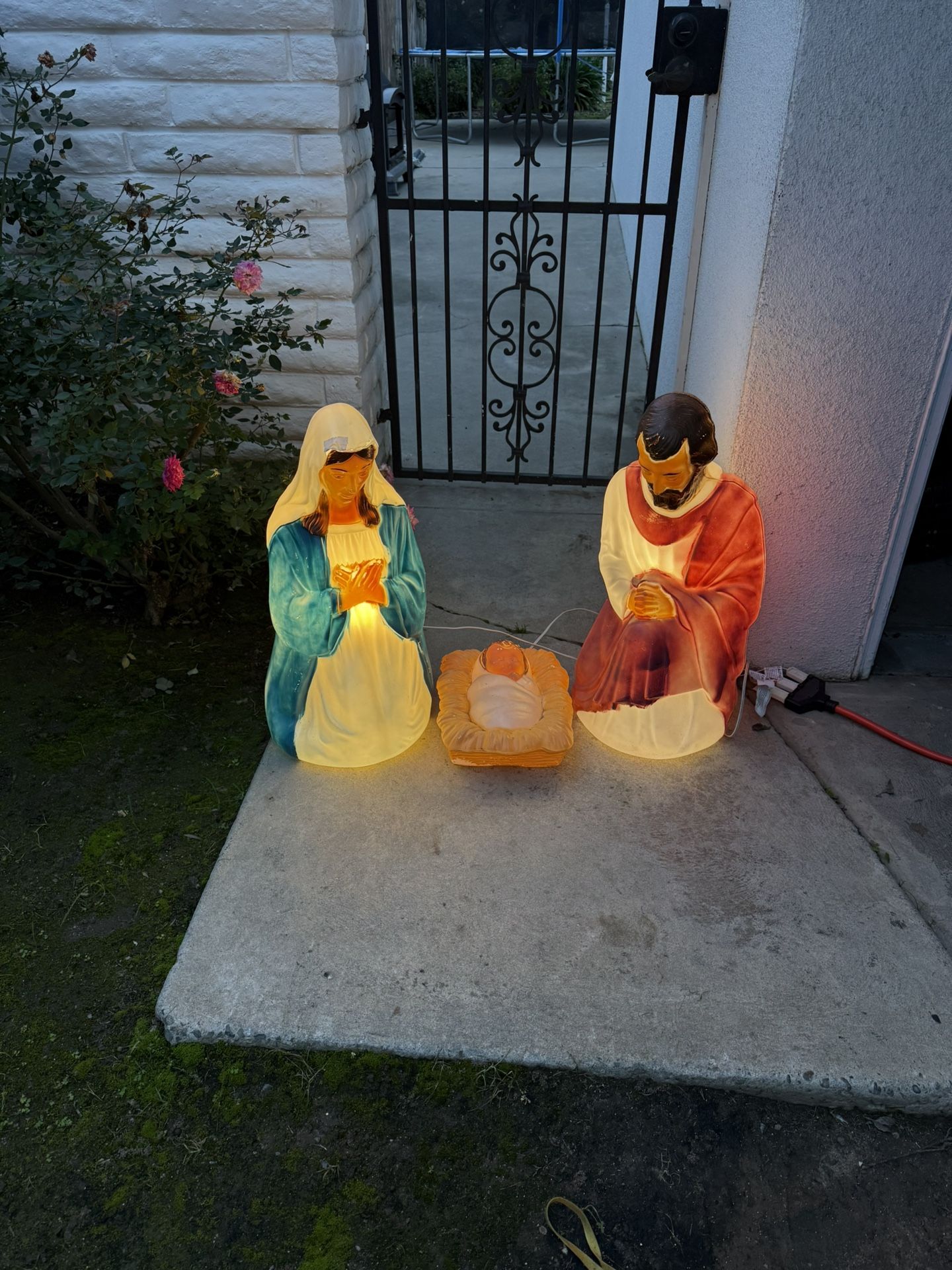 CHRISTMAS NATIVITY-MARY, JOSEPH AND AND BABY JESUS