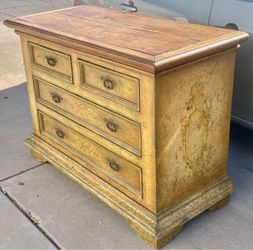 Gorgeous Vintage Antique Hand Painted Solid Wood 4 Drawer Chest of Drawers Entry Table Dresser