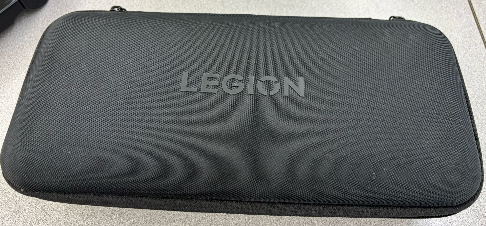 Lenovo Legion Go w/case