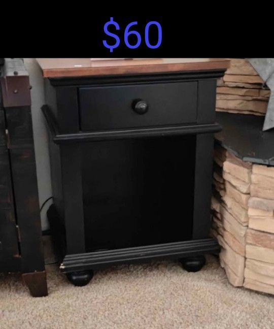 Black And Tan Wooden End table.