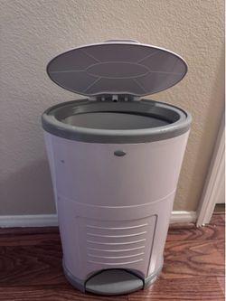 Diaper pail