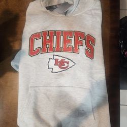 KC CHIEFS  HOOD AND BEANIE NEW