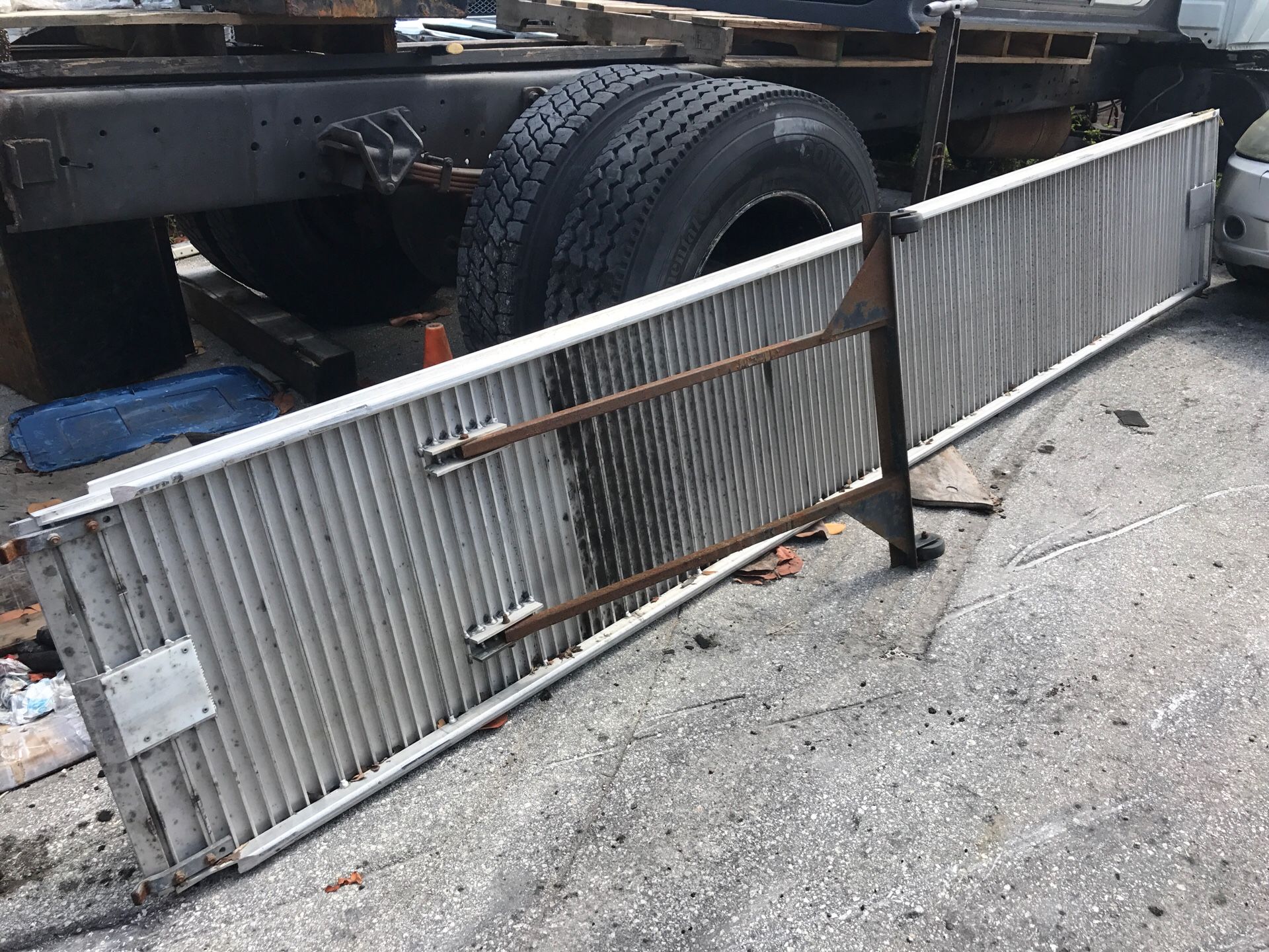 Loading ramp for box truck solid aluminum mint condition 450 for Sale ...