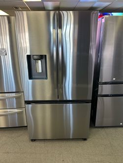 Samsung French Door Refrigerator with dual Ice Maker!