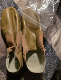 Tan Leather Jazz Dance Shoes Size 8.5