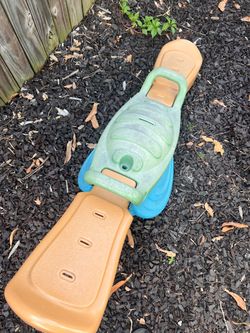 Kids Plastic Seesaw Teeter Totter
