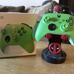 Xbox Velocity Green Controller With Deadpool Holder