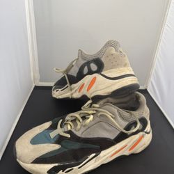 Yeezy Wave Runner Size 10 